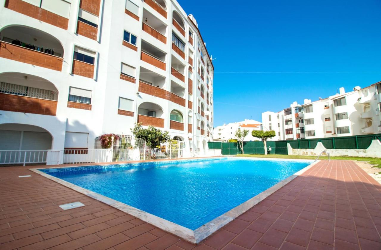 Ocean View Apartment - Pool And Sea View & Albufeira Center מראה חיצוני תמונה